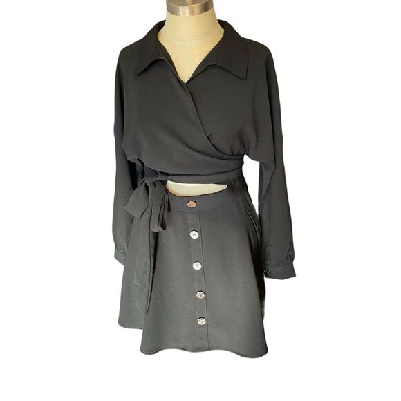 Oneby Studio Black Wrap Dress, one piece with midriff view., size small - Picture 1 of 8
